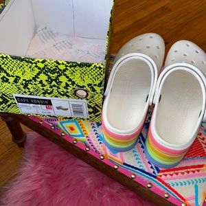 White Cape Robbin Crocs w/colorful Wedge